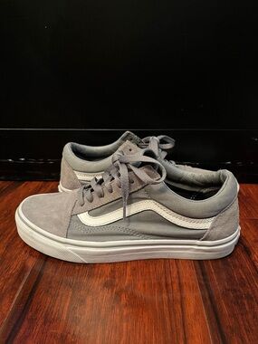 Vans Classic Skate Shoe Grey Suede Low Top Unisex Men's 6 Women's 7.5